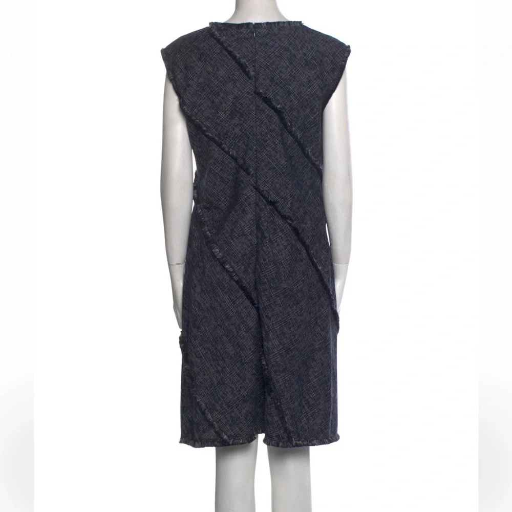 Escada lovely luxe